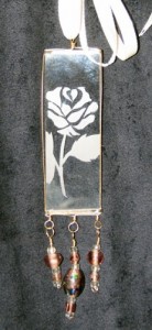 goldlavenderrosependant